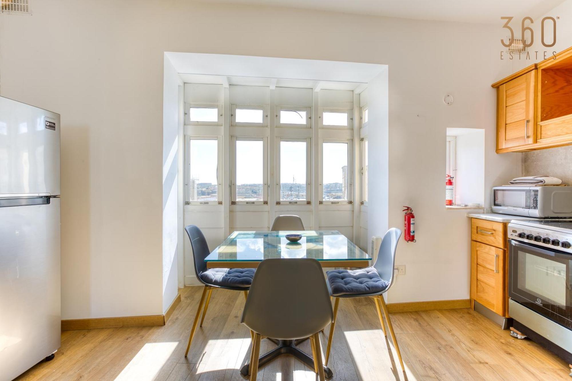 Charming Home With Sea Views & Maltese Balcony By 360 Estates فاليتا المظهر الخارجي الصورة